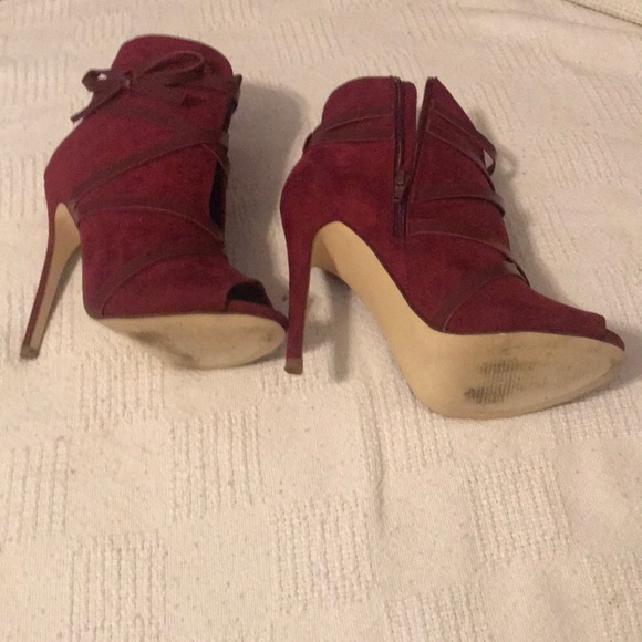 Maroon suede Peep toe booties heels - Picture 2 of 3